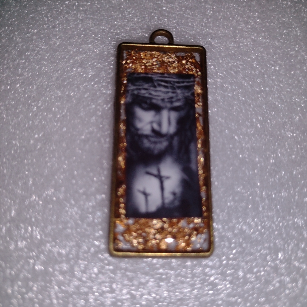 (RESERVED) Jesus Handmade Pendant With Gold Leaf - Picture 6 of 8